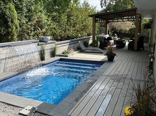 حمامات سباحة فيبر جلاس